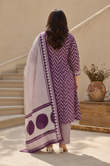 Woman wearing Single mirror work kurtha set | Kunvarani
