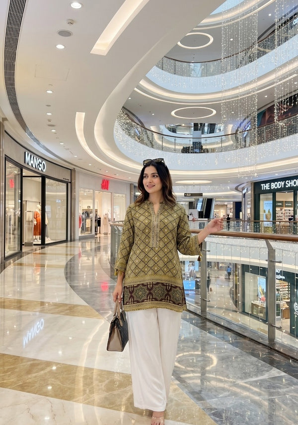 Woman wearing Ajrakh print Top | Kunvarani