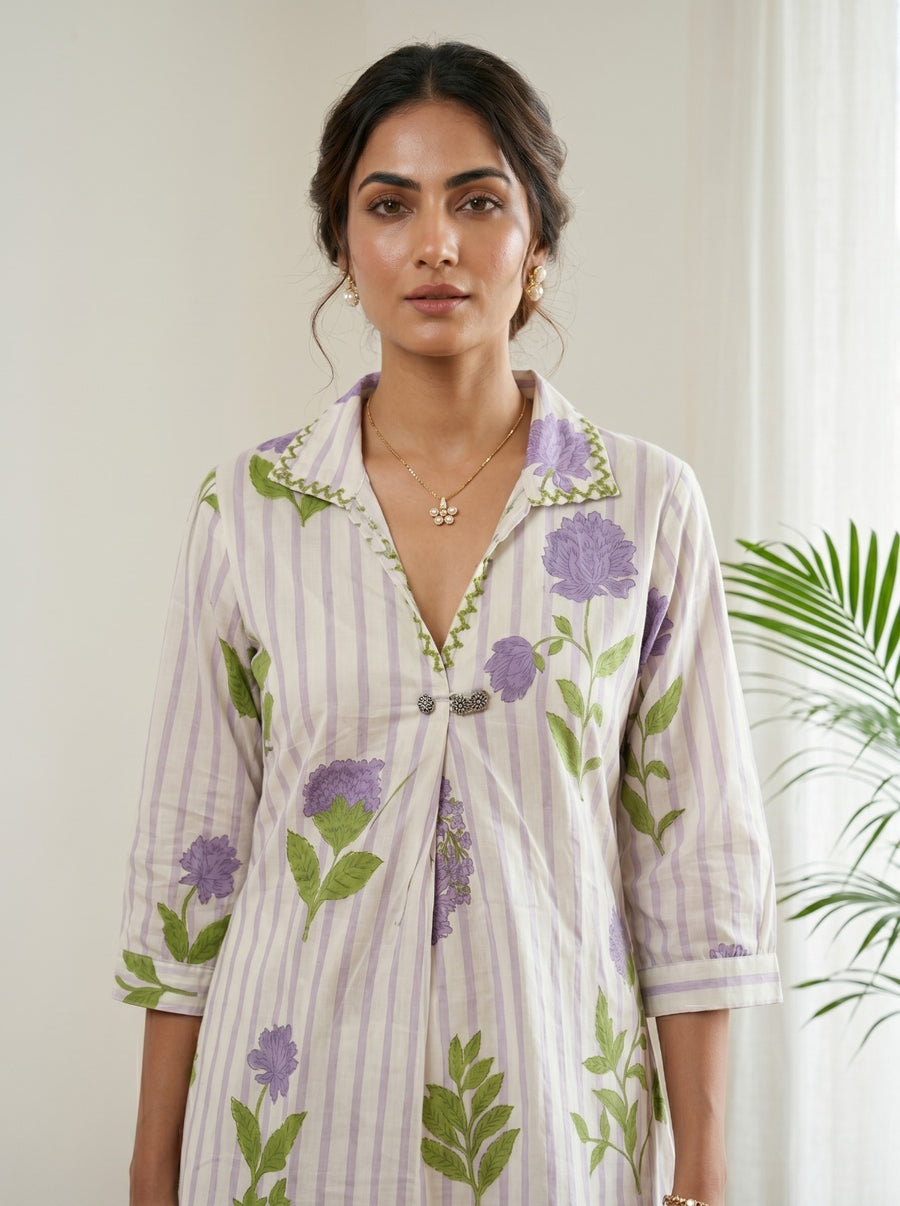Woman wearing Color Neck coord Set | Kunvarani
