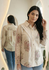 Woman wearing Floral print Shirt | Kunvarani