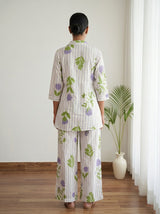 Woman wearing Color Neck coord Set | Kunvarani