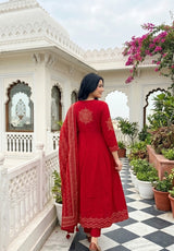 Woman wearing Red Bandhani Cotton A-Line Kurti Set with Dupatta | Kunvarani